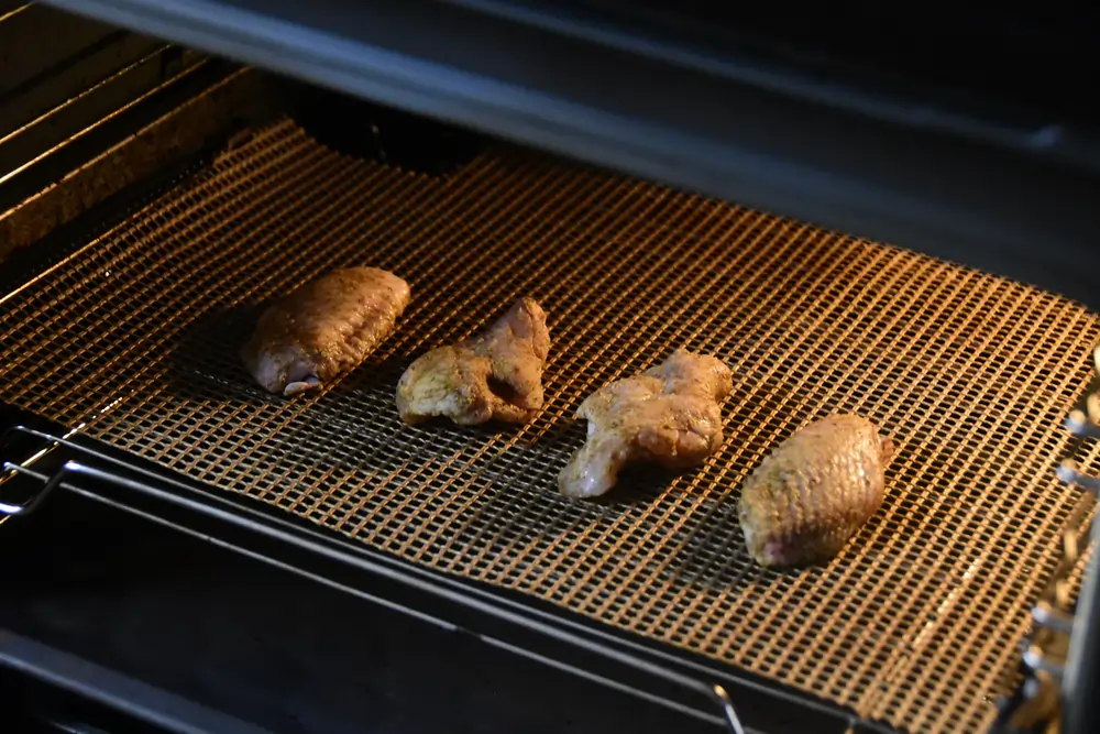 مراحل پخت مرغ بریان رژیمی در فر با کوکینگ لاینر